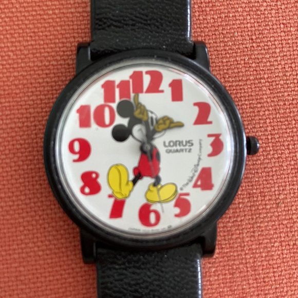 Mickey Mouse Lorus Quartz Watch - Picture 2 of 7